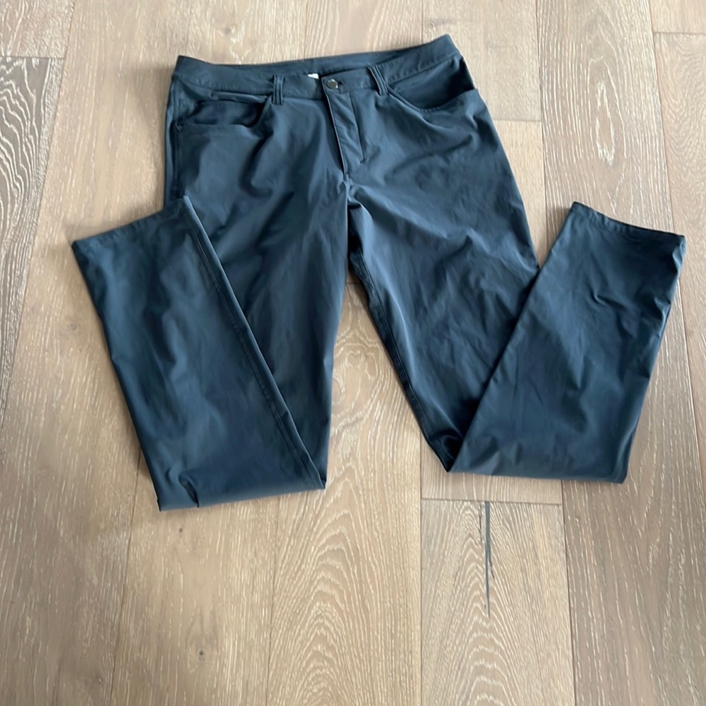 Lululemon men’s stretch pants
